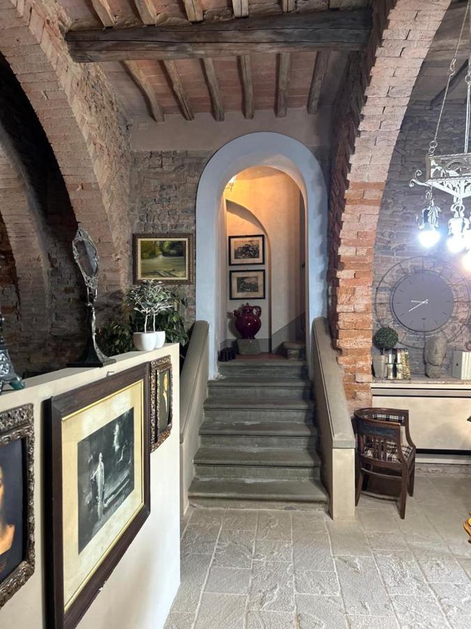 Borgo Di Beppe E Gloria Suite サン・ジョヴァンニ・ヴァルダルノ エクステリア 写真