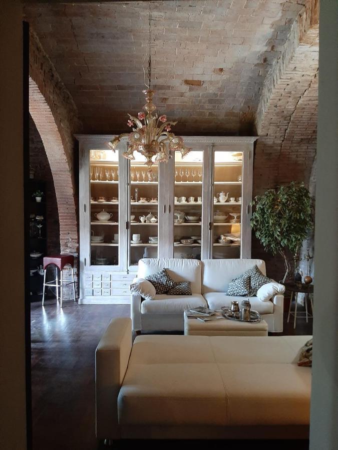 Borgo Di Beppe E Gloria Suite サン・ジョヴァンニ・ヴァルダルノ エクステリア 写真