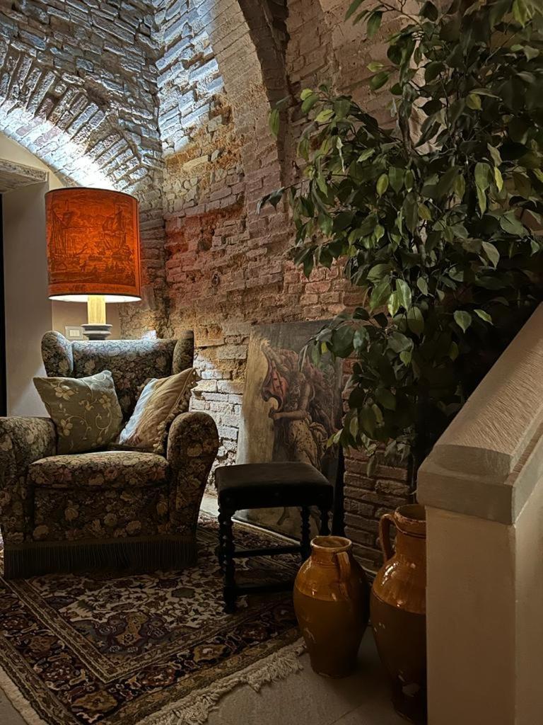 Borgo Di Beppe E Gloria Suite サン・ジョヴァンニ・ヴァルダルノ エクステリア 写真