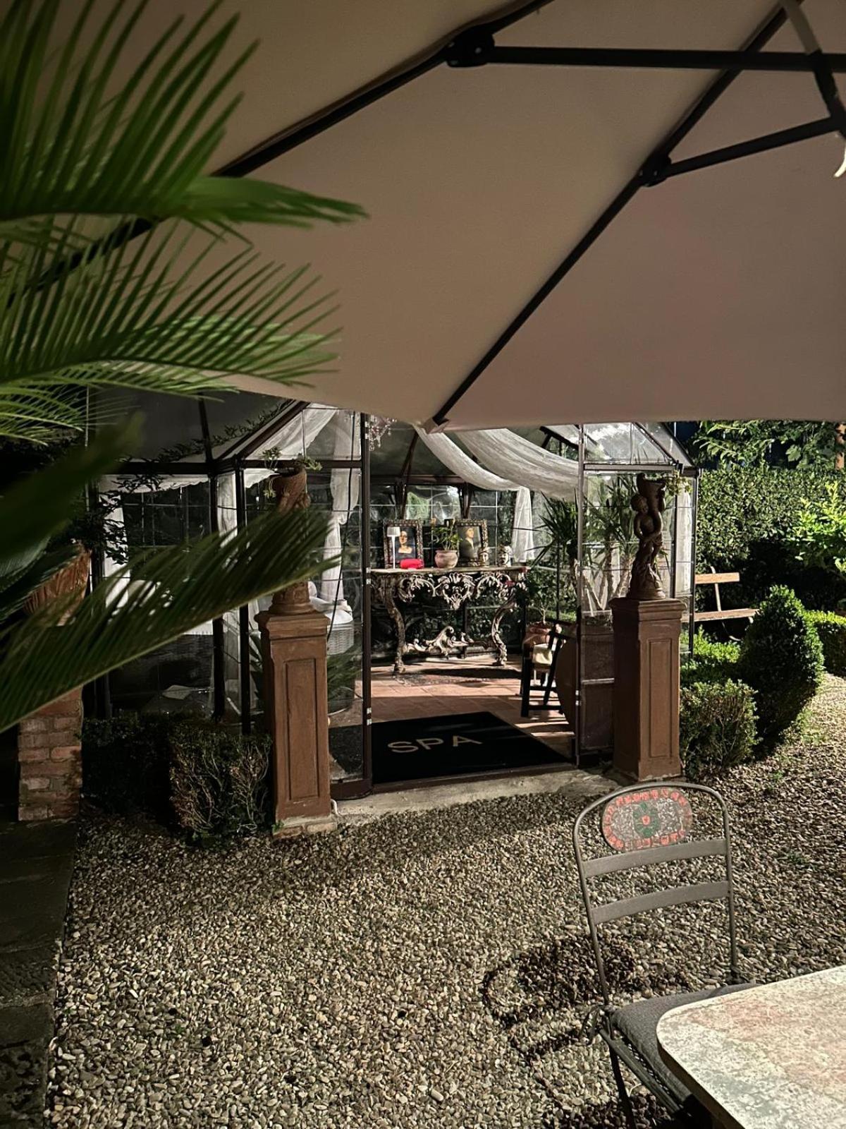 Borgo Di Beppe E Gloria Suite サン・ジョヴァンニ・ヴァルダルノ エクステリア 写真