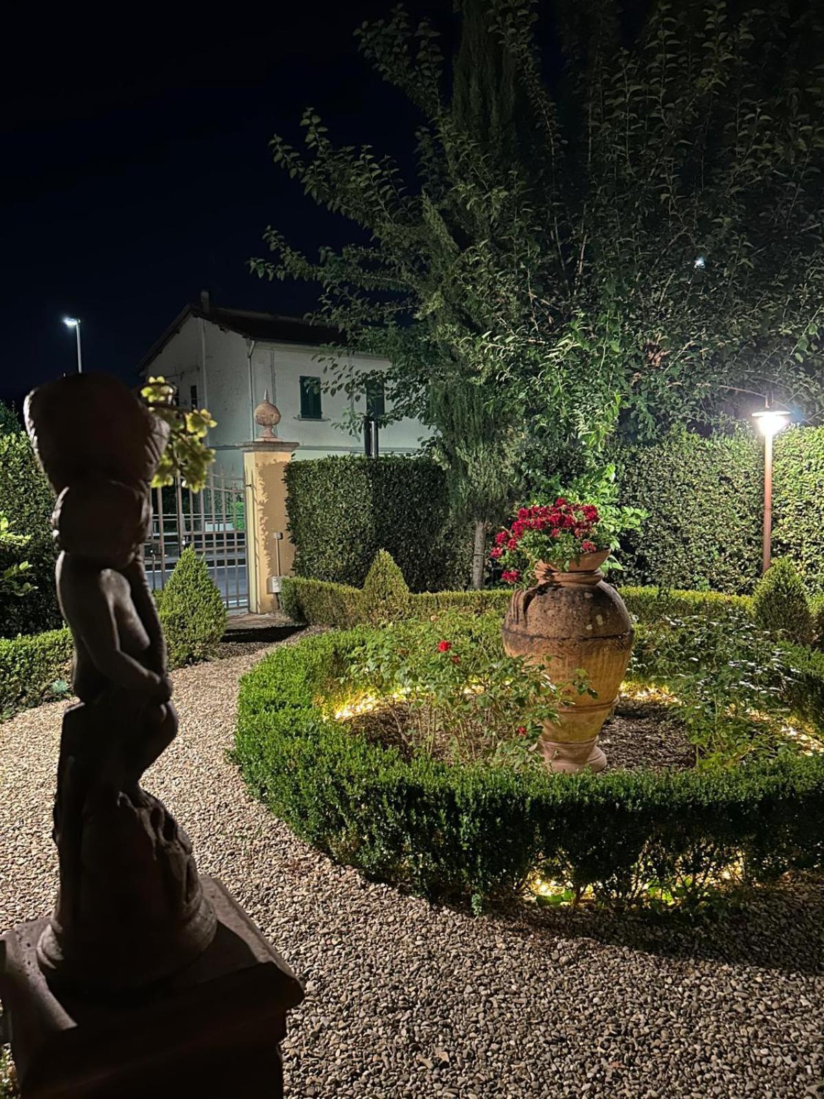Borgo Di Beppe E Gloria Suite サン・ジョヴァンニ・ヴァルダルノ エクステリア 写真